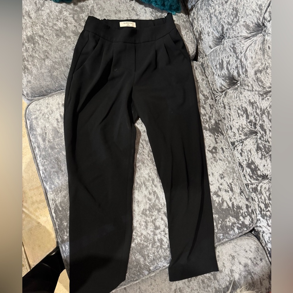Aritzia Babaton Conan pants. Size 00. Black.